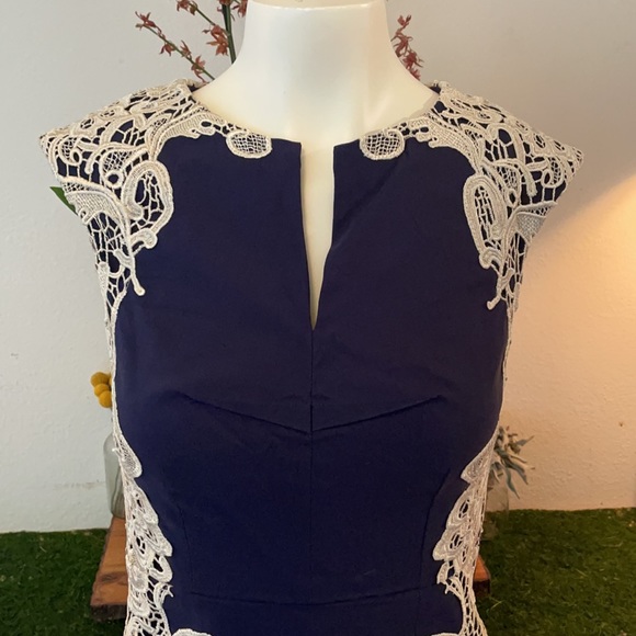 NWT paper doll navy dress with lace detail. Very flattering - Picture 5 of 6